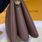 Louis Vuitton Coussin MM M59279